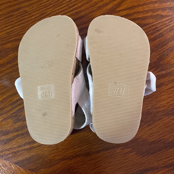H&M sandals - Picture 2 of 2